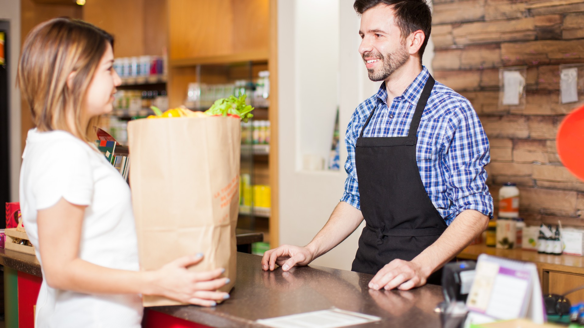 manipulation des espèces pour les magasins de proximité